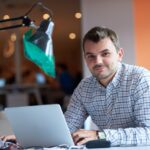 entrepreneur, computer, men-2326419.jpg